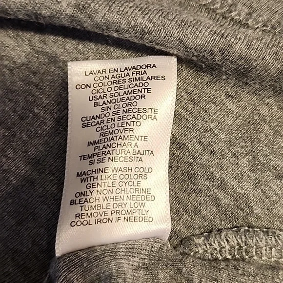 Daisy Fuentes favorite tee - Picture 5 of 6